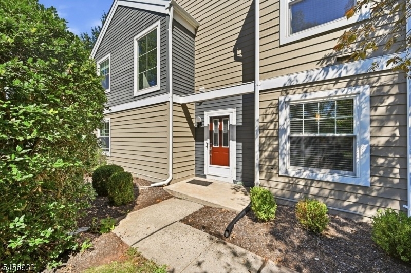 81 Village Cir - Photo 1