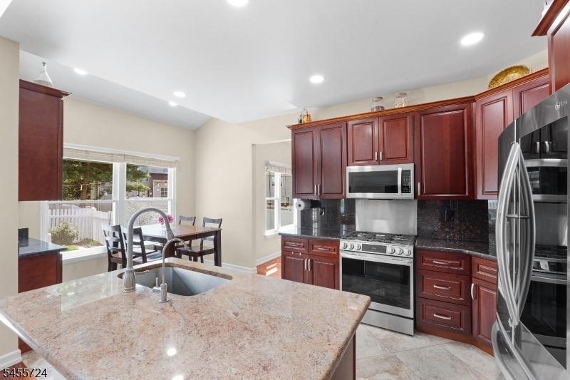 3 Delaney Ct - Photo 3