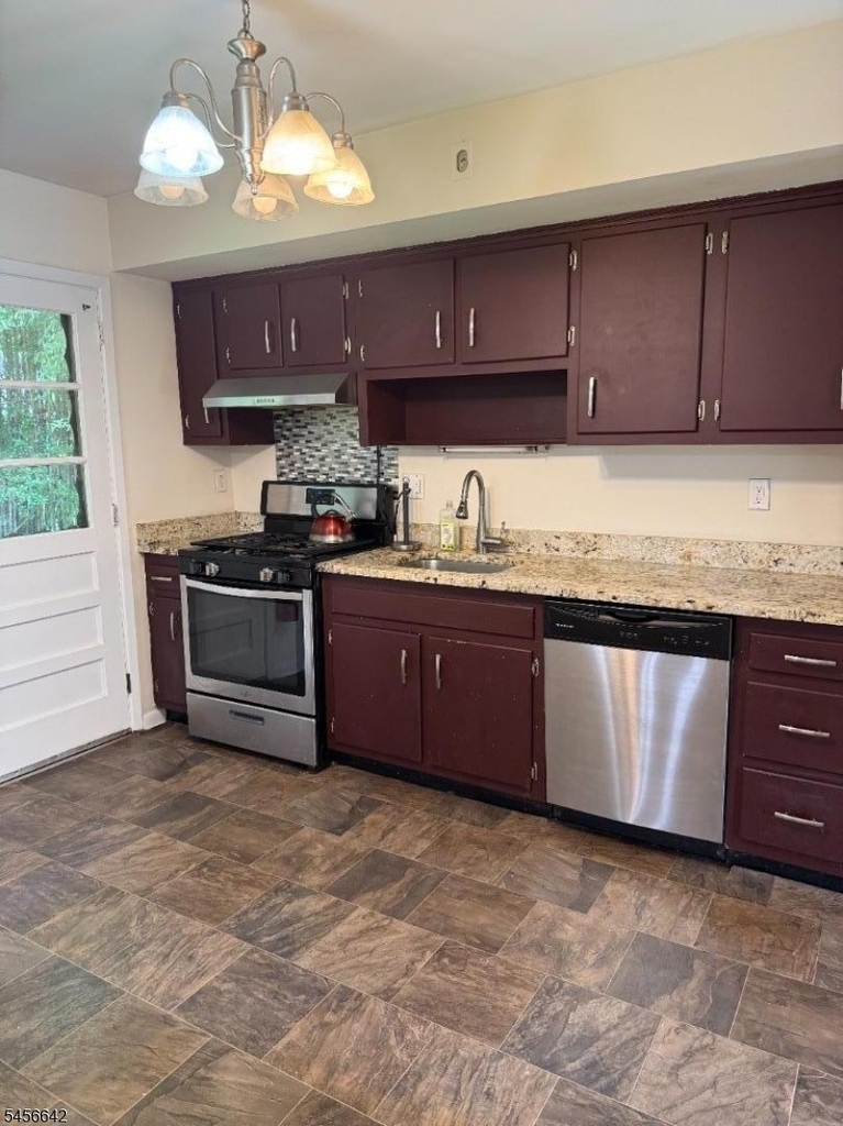 403 Longview Ct - Photo 2