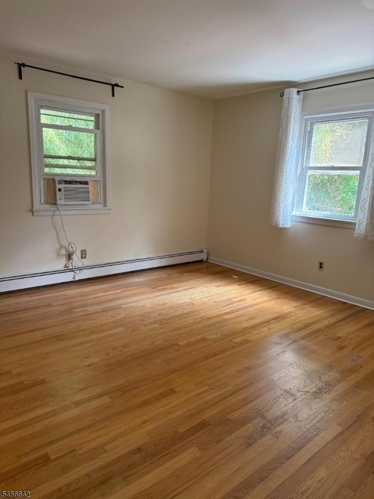403 Longview Ct - Photo 4