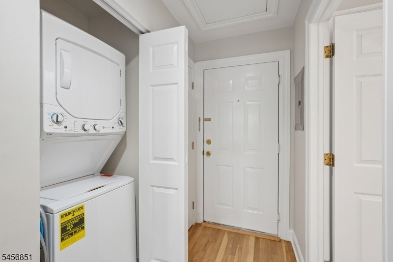 53 Broadway - Photo 18