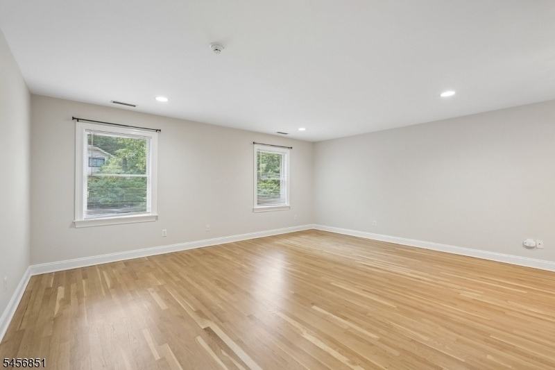 53 Broadway - Photo 5