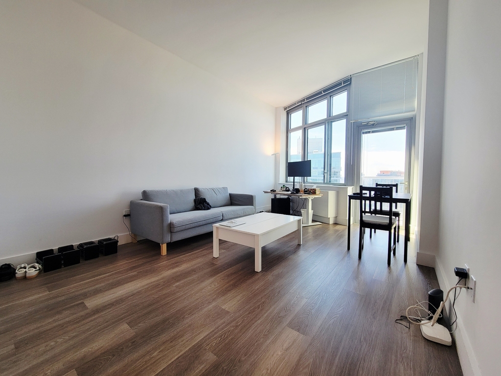 45-45 Center Boulevard - Photo 1