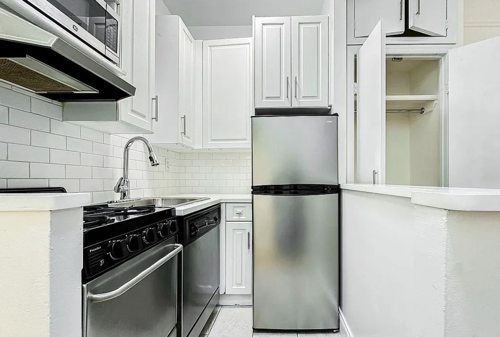 200 East 83rd Street - Photo 1