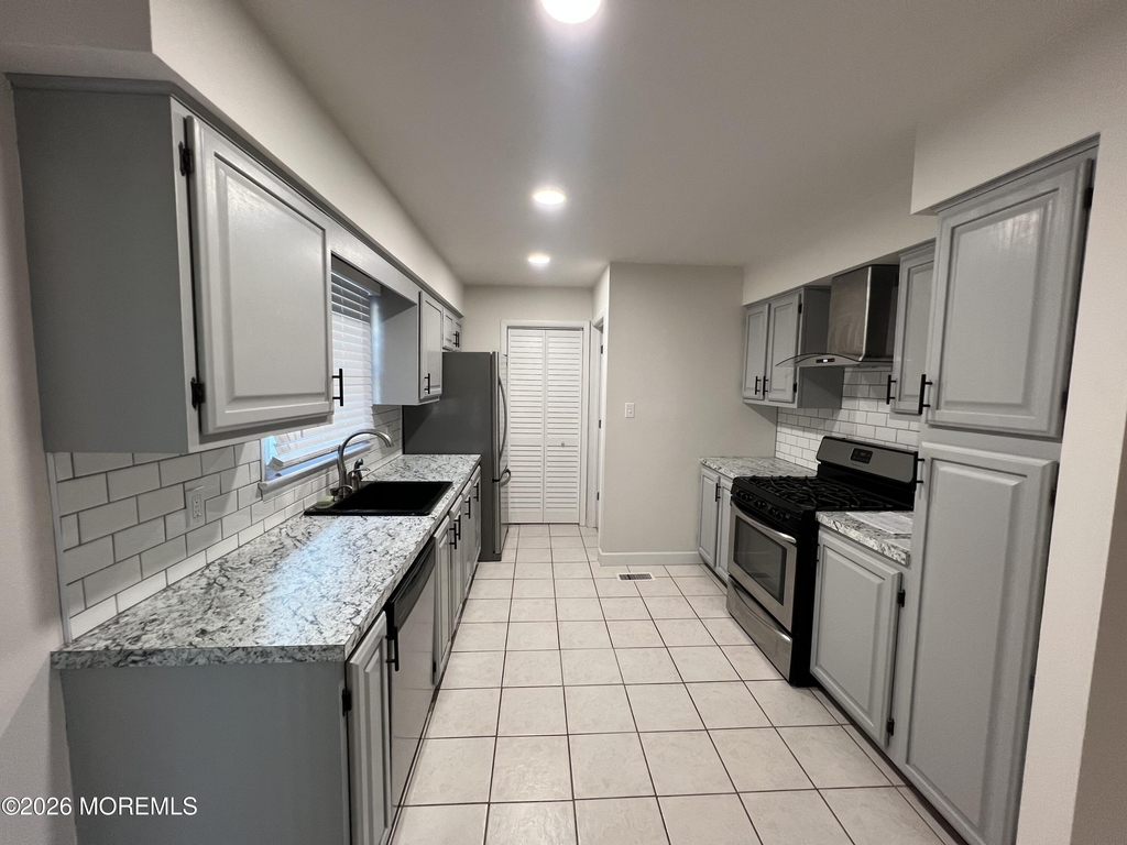 32 Carver Street - Photo 2