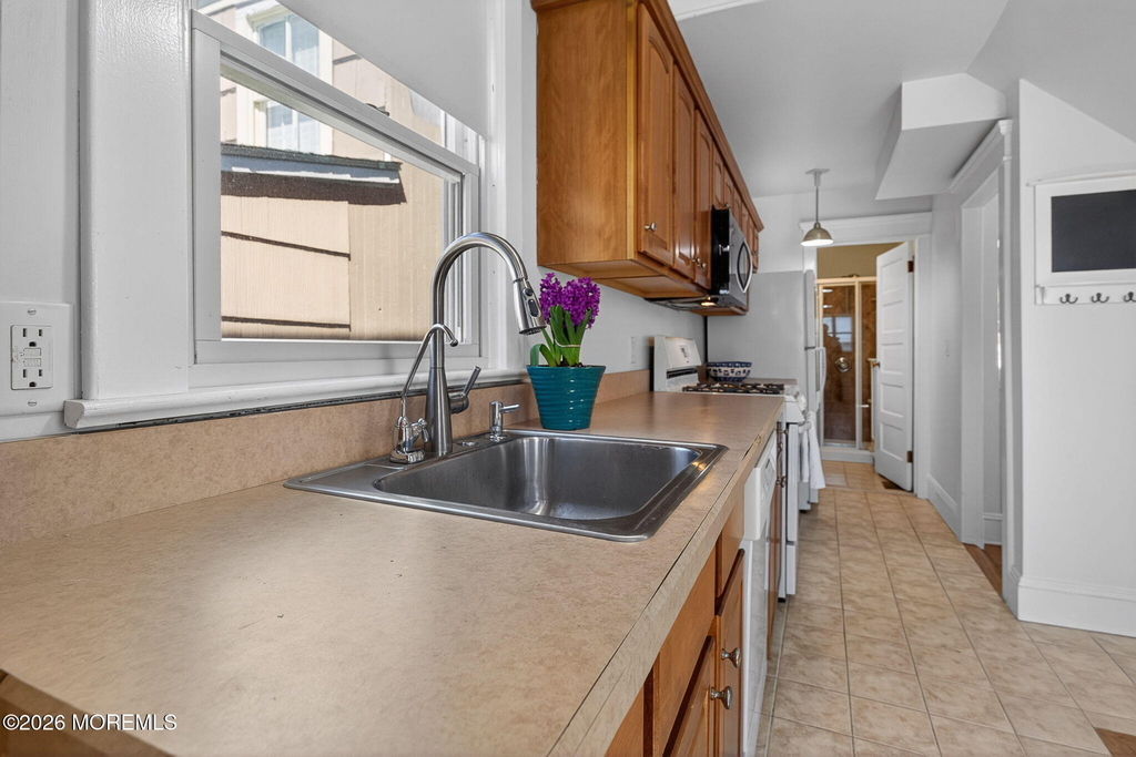 82 Franklin Avenue - Photo 16