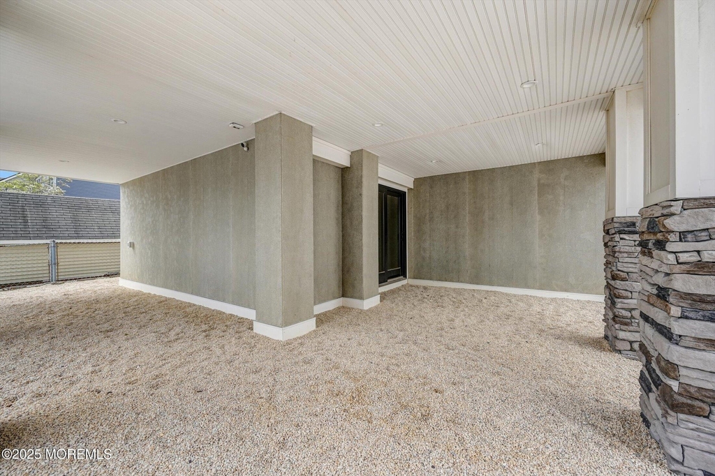 104 Lawrence Drive - Photo 28