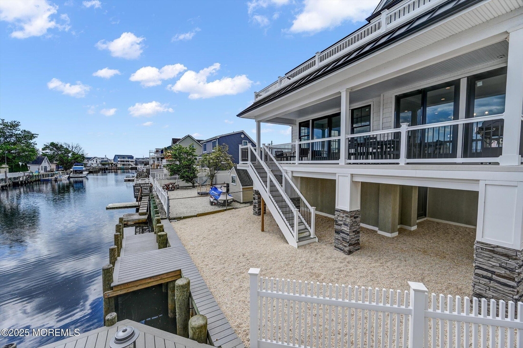 104 Lawrence Drive - Photo 32