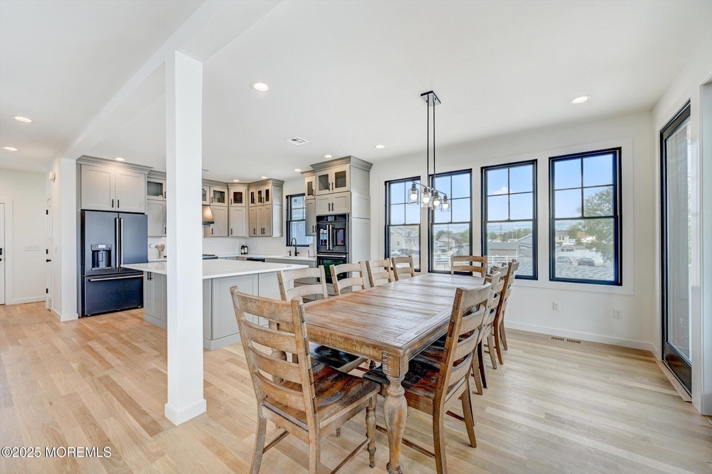 104 Lawrence Drive - Photo 8
