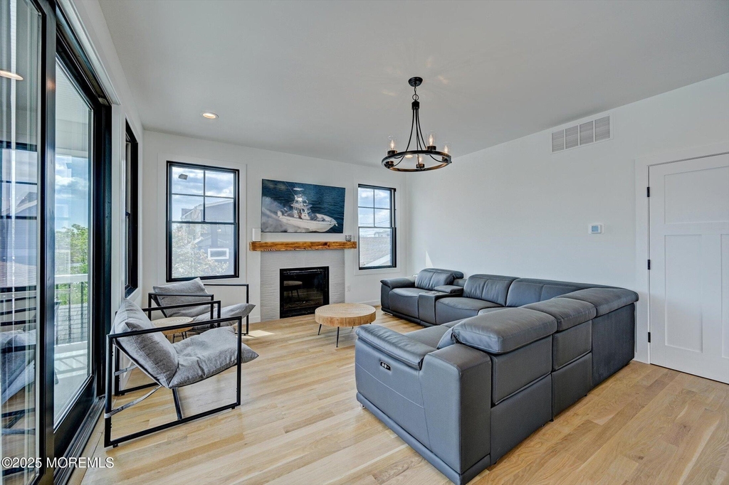 104 Lawrence Drive - Photo 9