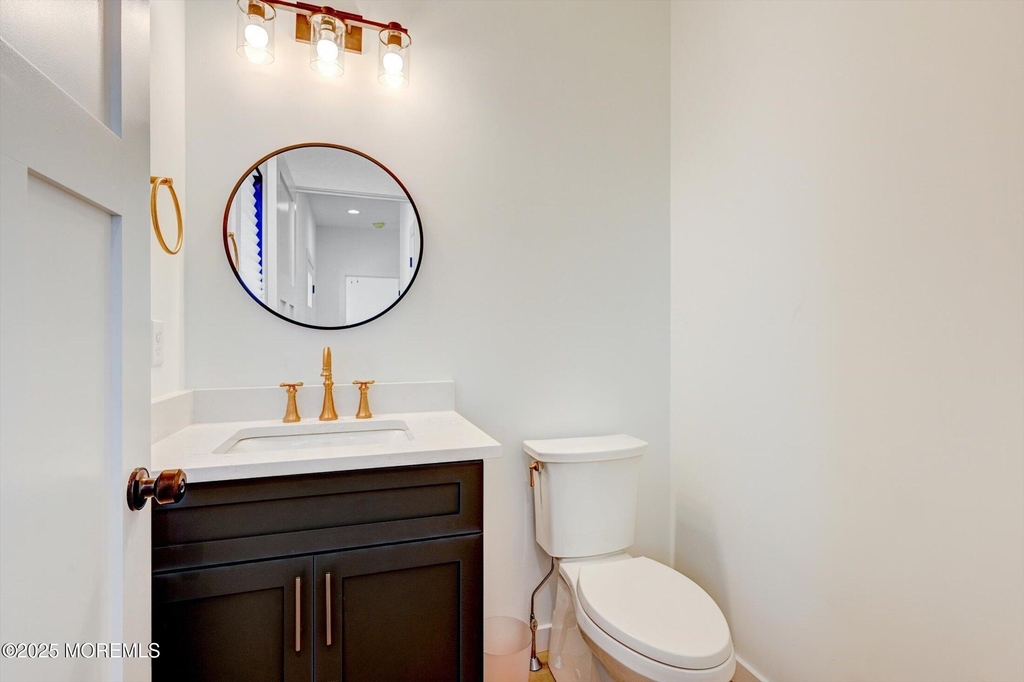 104 Lawrence Drive - Photo 4