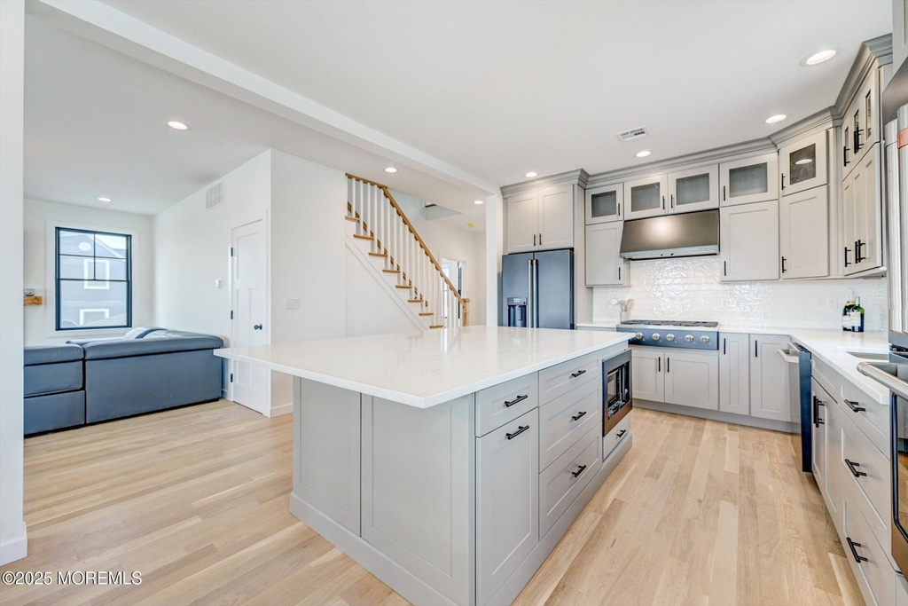 104 Lawrence Drive - Photo 6