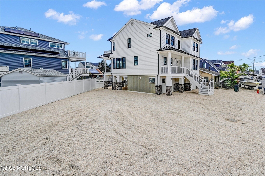 104 Lawrence Drive - Photo 3
