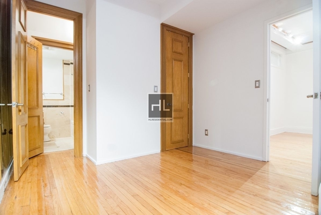West 58th Street - Photo 4