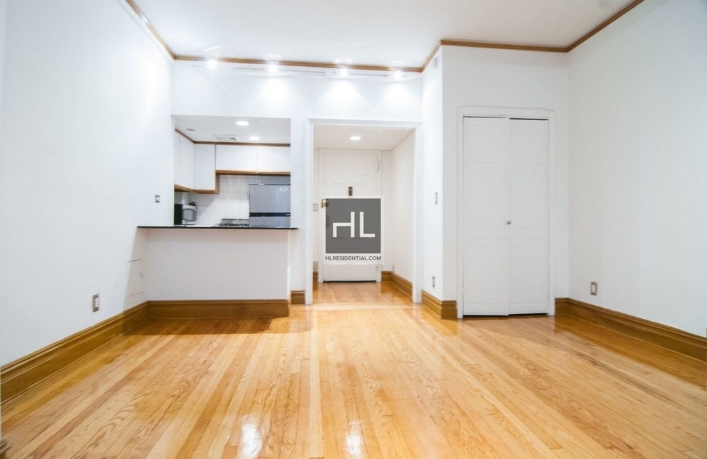 West 58th Street - Photo 1