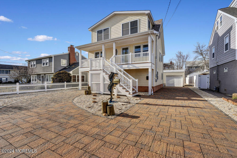 117 Philadelphia Avenue - Photo 1