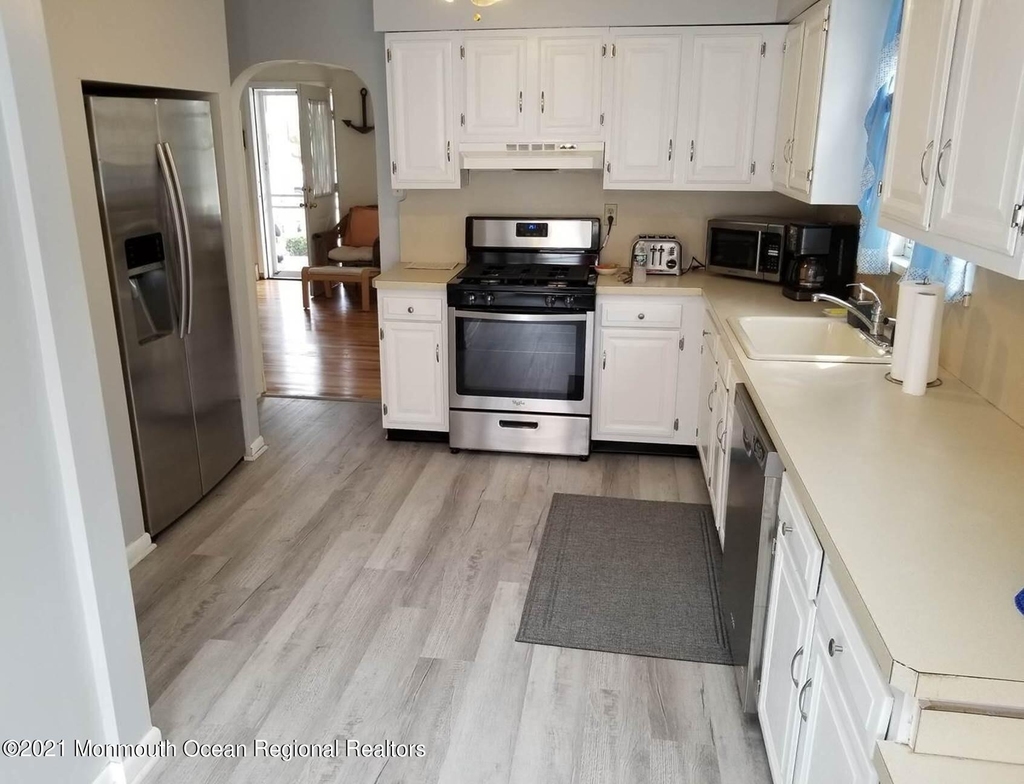 108 Lareine Avenue - Photo 2