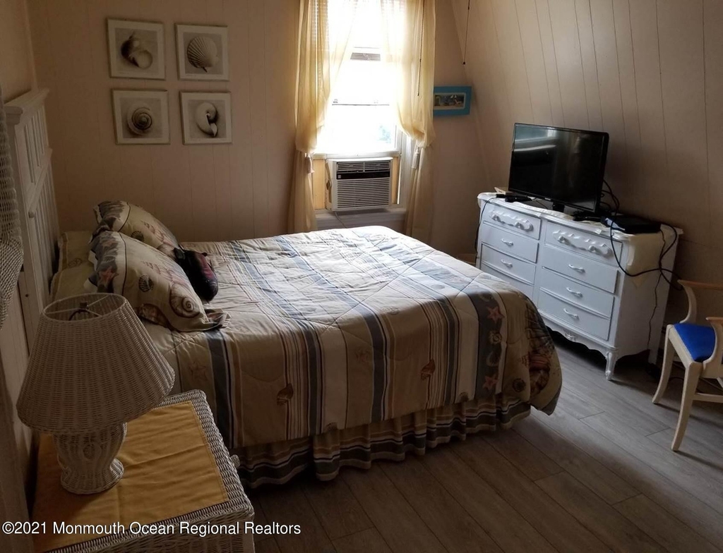 108 Lareine Avenue - Photo 8