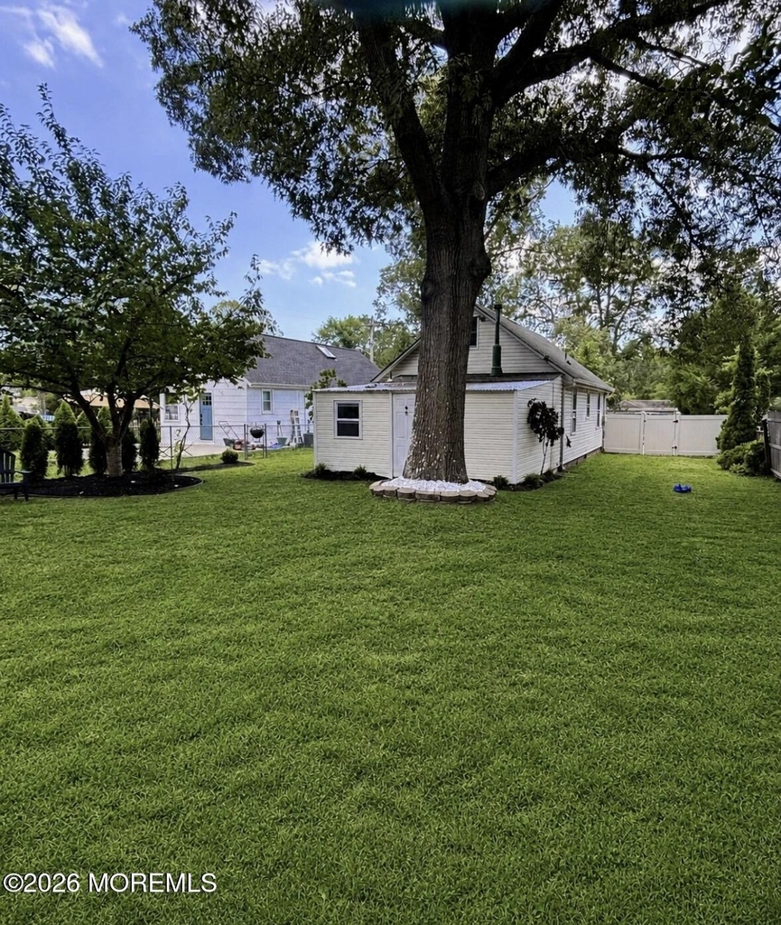 335 Elizabeth Avenue - Photo 16
