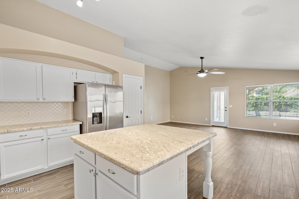 7936 W Taro Lane - Photo 8