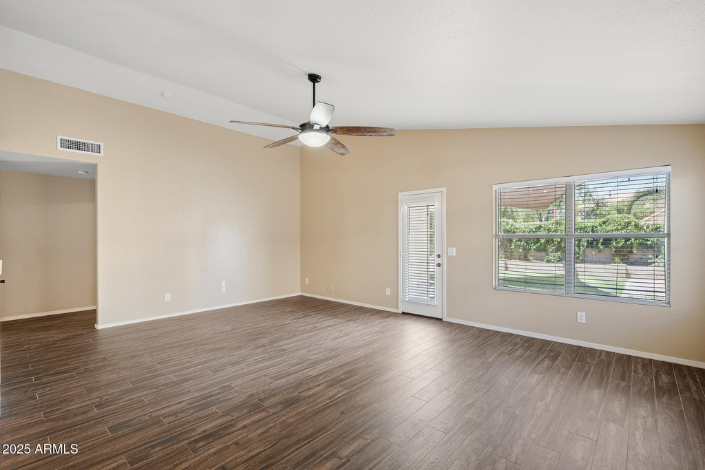 7936 W Taro Lane - Photo 9