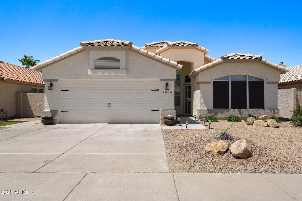 7936 W Taro Lane - Photo 0