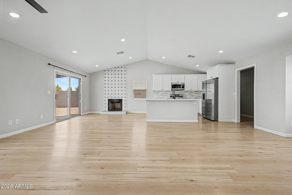 908 W Ross Avenue - Photo 8