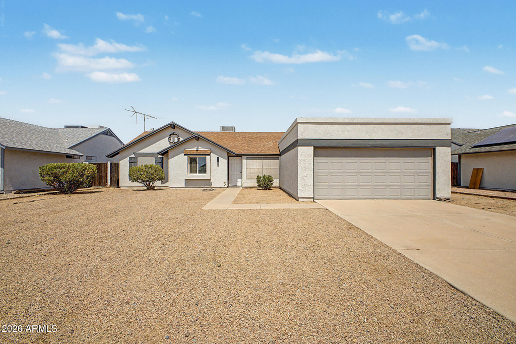 908 W Ross Avenue - Photo 0