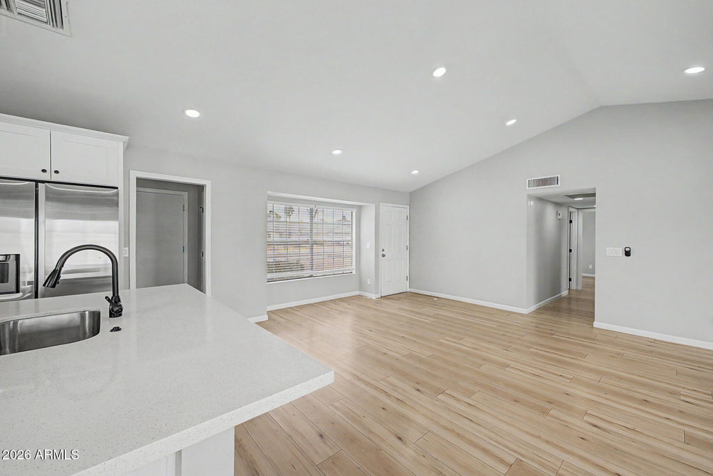908 W Ross Avenue - Photo 15