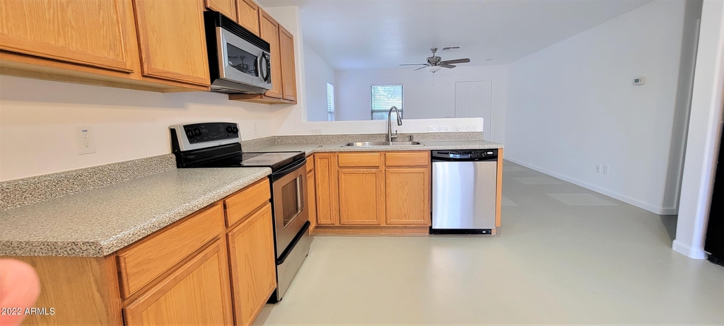 45556 W Amsterdam Road - Photo 3