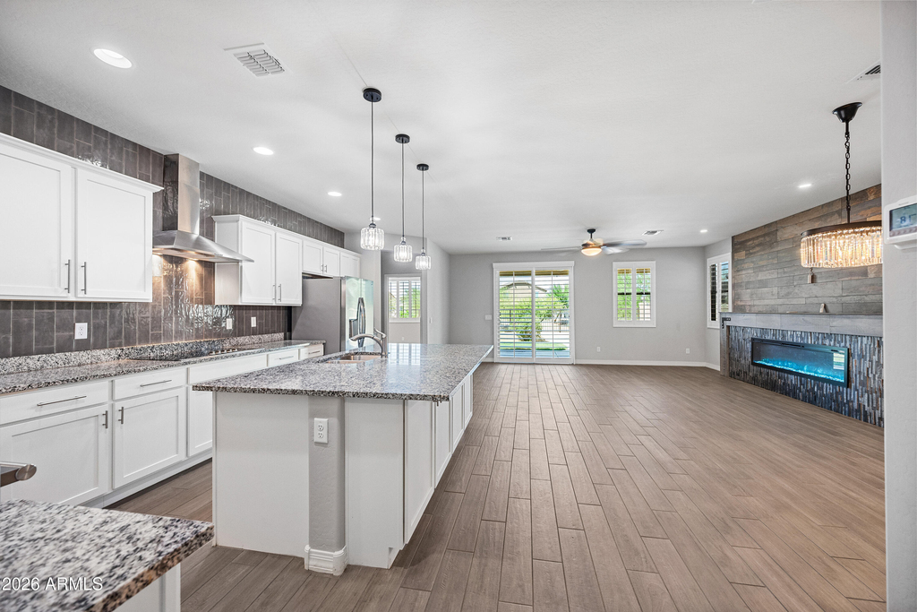 18436 W Carlota Lane - Photo 3