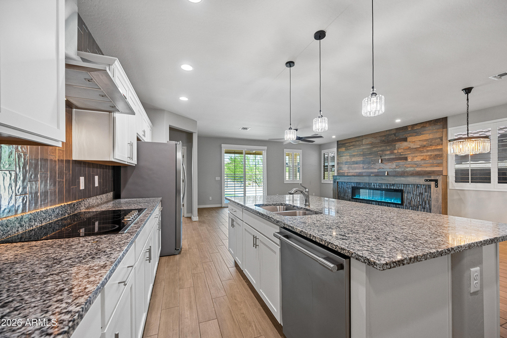 18436 W Carlota Lane - Photo 9