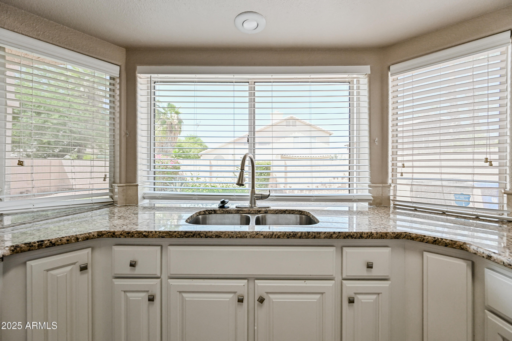3830 E Tanglewood Drive - Photo 9