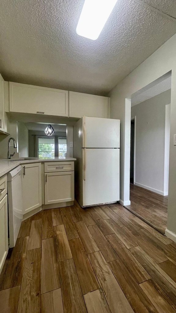 1801 Nw 75th Avenue - Photo 4
