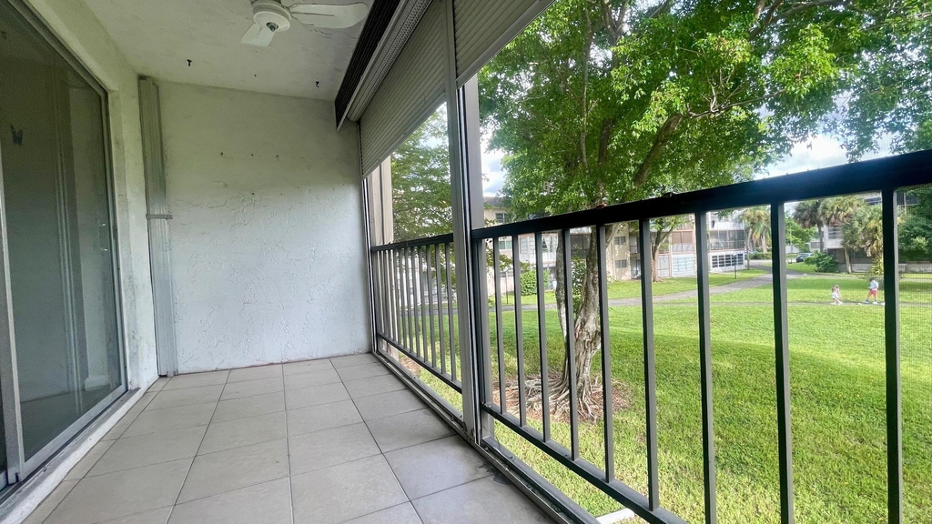 1801 Nw 75th Avenue - Photo 8