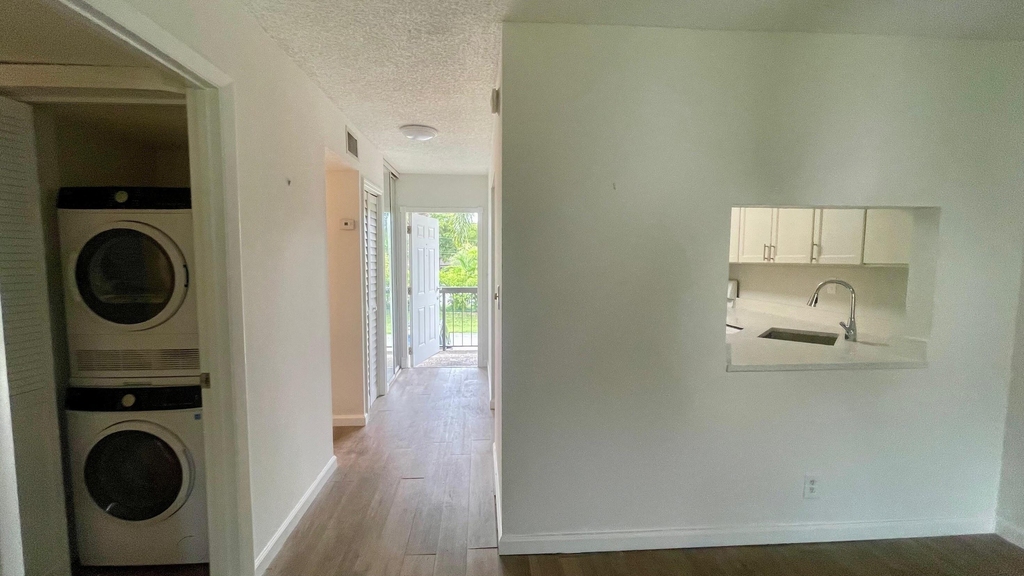 1801 Nw 75th Avenue - Photo 21