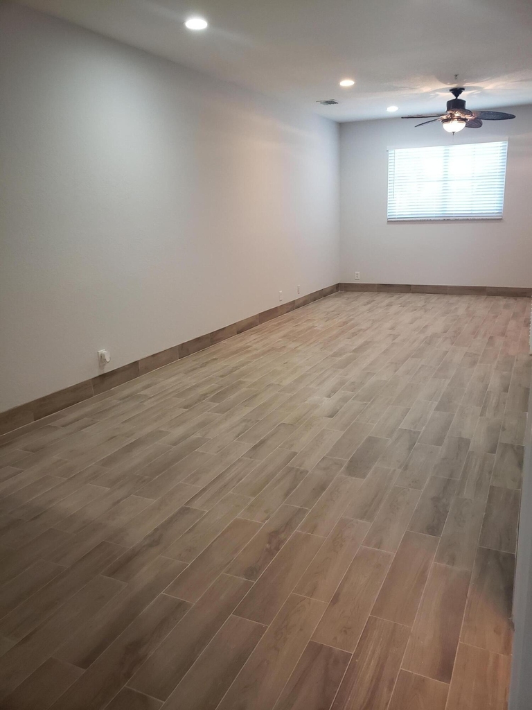 222 Bayfront Drive - Photo 2