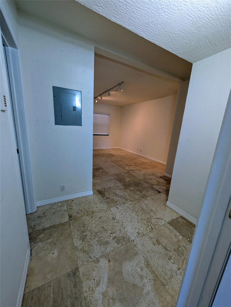 1470 N Dixie Highway N - Photo 44