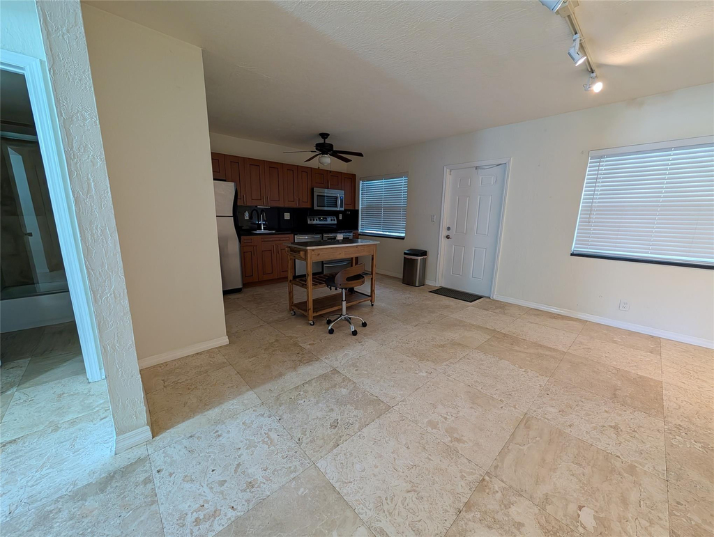 1470 N Dixie Highway N - Photo 32