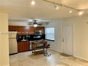1470 N Dixie Highway N - Photo 3