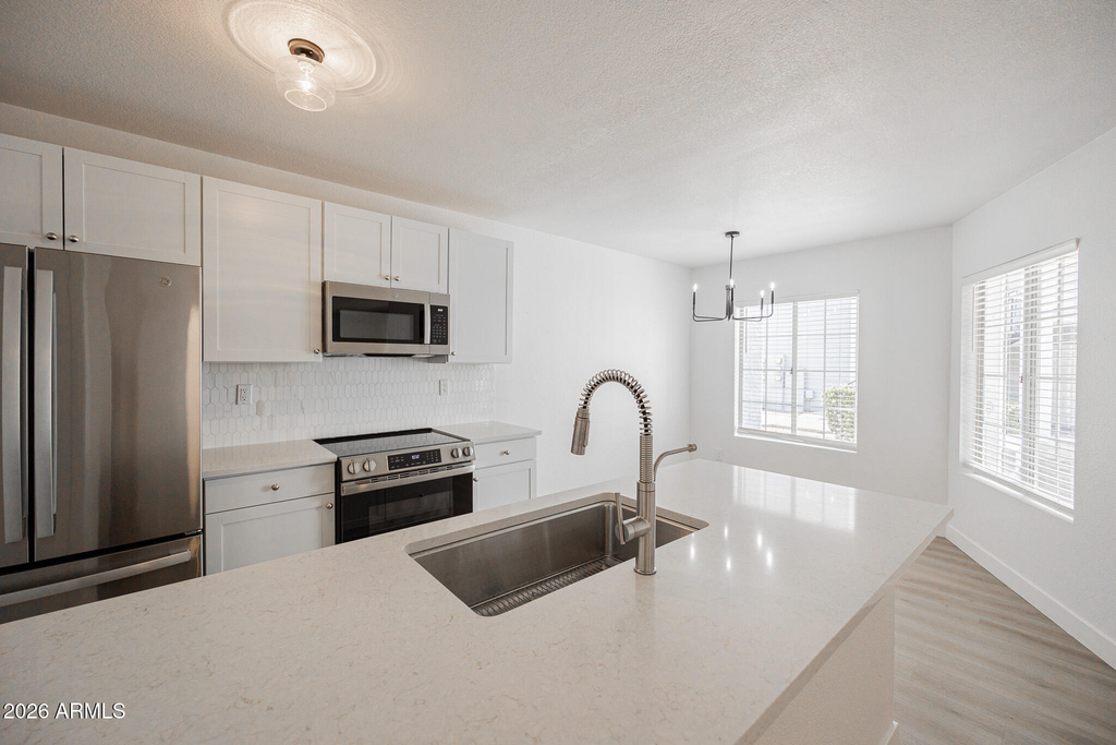 2910 W Marconi Avenue - Photo 6