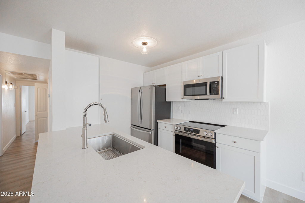 2910 W Marconi Avenue - Photo 10