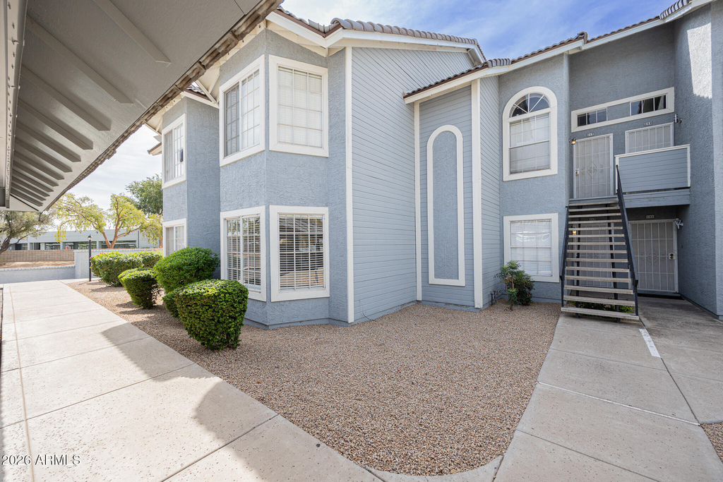 2910 W Marconi Avenue - Photo 0
