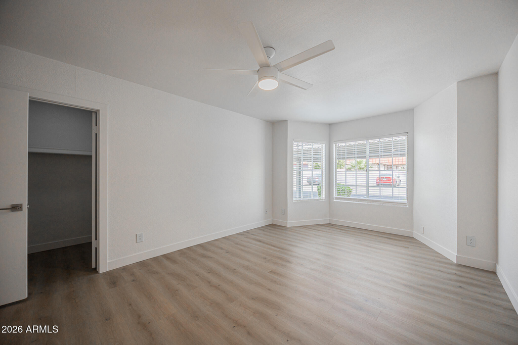 2910 W Marconi Avenue - Photo 12