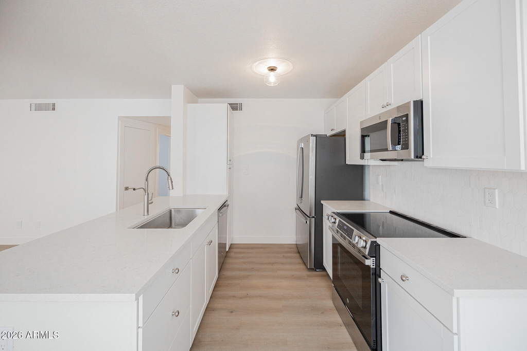 2910 W Marconi Avenue - Photo 9