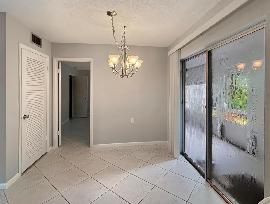 3154 Meridian Way S - Photo 2