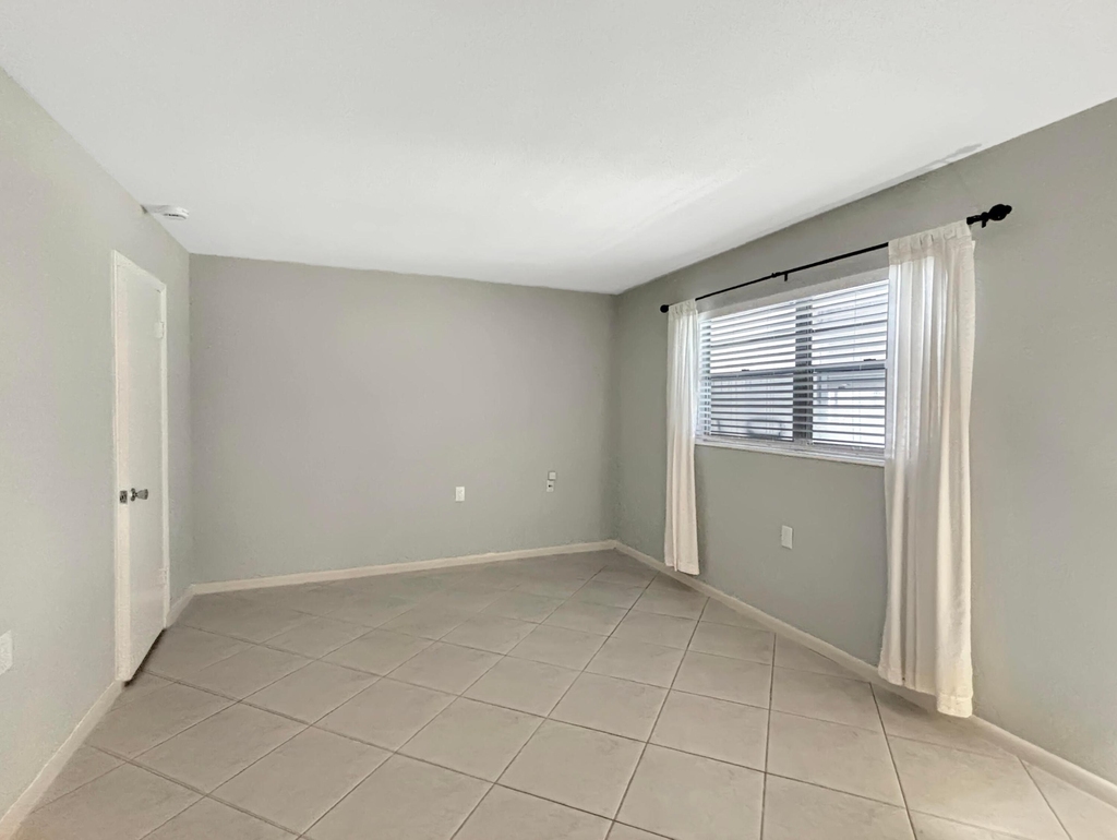 3154 Meridian Way S - Photo 19