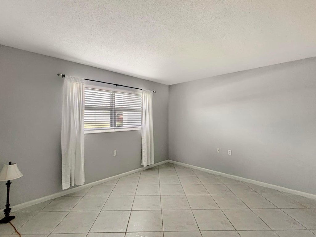 3154 Meridian Way S - Photo 15