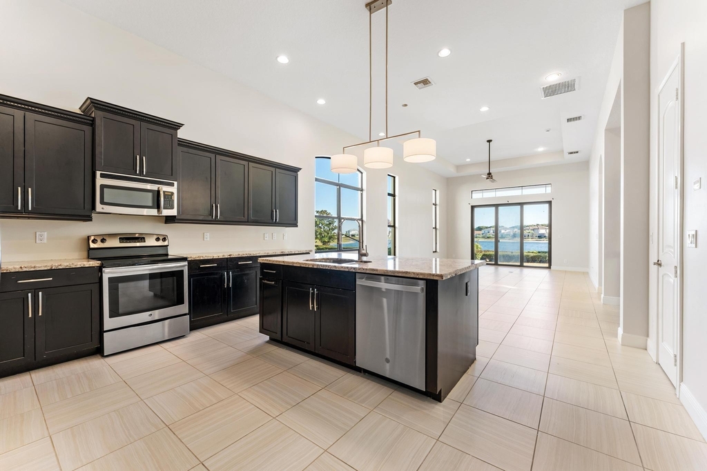 241 Se Fascino Circle - Photo 6