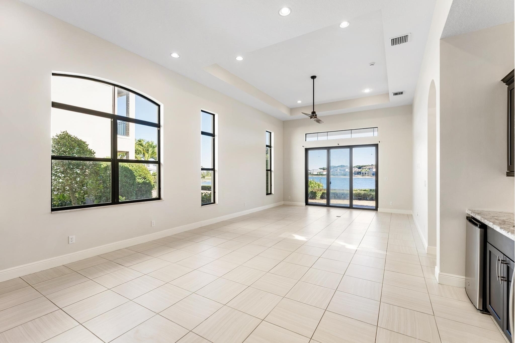 241 Se Fascino Circle - Photo 9